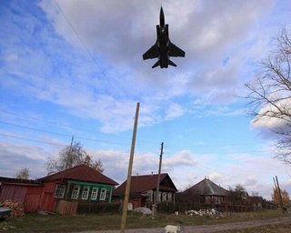 Удар по "Саваслейці": український БПЛА впав за 165 метрів від носія "Кинджалів", — аналітики