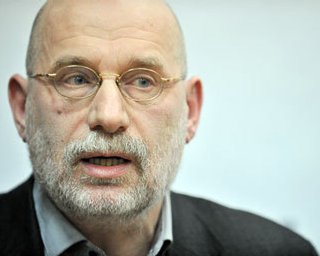 Писатель Борис Акунин предрек Путину судьбу Каддафи