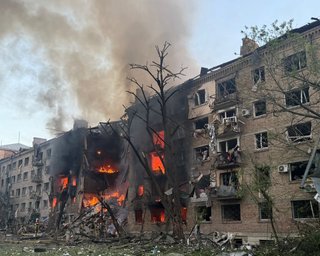 Россия нанесла удары по десяткам локаций в Киеве: повреждены культурные памятники, дома и сооружения