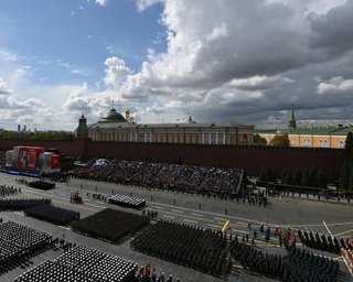 Путин будет выступать: в Кремле рассказали, отменят ли парад на 9 мая из-за атаки БПЛА