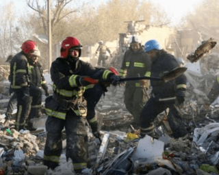 "Вбили майже половину села": оголошена кількість загиблих внаслідок удару по Грозі (відео)