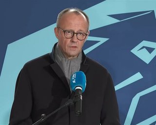 Спочатку припинення вогню — потім гарантії безпеки для України, — Мерц