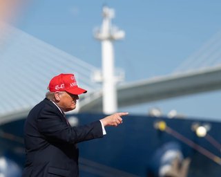 Трамп требует от стран Персидского залива 5 триллионов долларов на продолжение войны с Ираном, — журналист