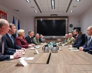 Порушення повітряного простору: Дуда обговорив зі Столтенбергом падіння російської ракети