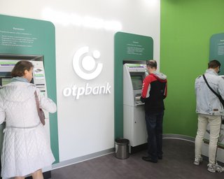 Контроль за наличными: зачем для пополнения карты теперь нужен телефон плательщика