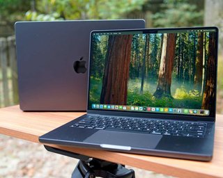 Перший MacBook Pro із сенсорним OLED-екраном вже незабаром: дата виходу та особливості (фото)