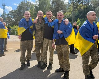 З полону РФ повернули учасника унікальної вертолітної операції на "Азовсталь": деталі