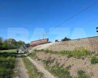 Вибух в Криму: поблизу Бахчисарая внаслідок підриву залізниці перекинулись 5 вагонів (фото)
