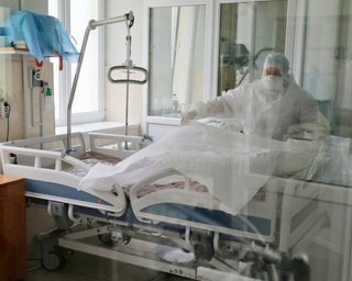 "Национальная катастрофа": в НАН говорят, что весенняя волна коронавируса будет значительно сильнее