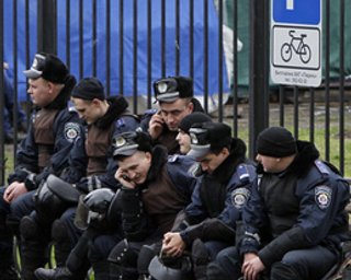 Против организаторов митинга оппозиции возле ЦИК составлены административные протоколы