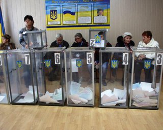 Реванш регионалов. Украинские блогеры о местных выборах