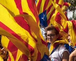 За день до референдума в Каталонии полиция заблокировала 1300 школ