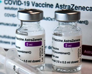 Украина получила от Дании более полумиллиона доз вакцины AstraZeneca: кому она достанется