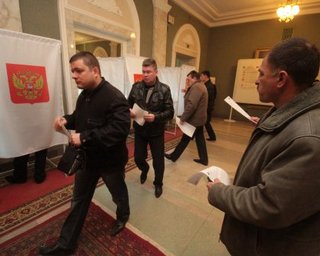 55% россиян ничего не слышали о нарушениях на выборах в Госдуму, - опрос