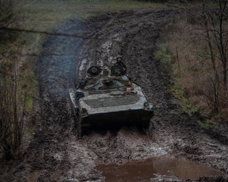 "Каждый метр, как 10 километров": в Минобороны оценили контрнаступление ВСУ под Бахмутом (видео)