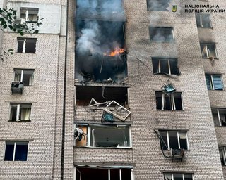 БпЛА влучив у багатоповерхівку в Києві: нардеп заявив, що тривогу включили не одразу