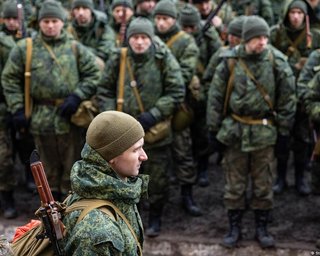 Под контролем ФСБ: Россия хочет отправить на войну против Украины срочников, — ЦНС