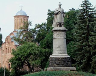 В Чернигове не захотели поворачивать памятник Хмельницкому спиной к России