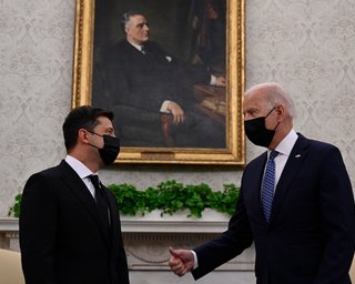 Зеленский провел телефонный разговор с Байденом: о чем общались президенты
