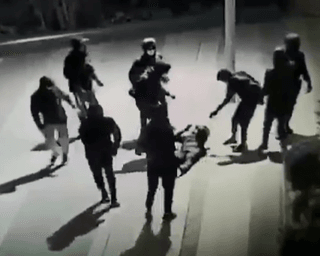 В сети опубликовали видео избиения 14-летнего украинского подростка в Париже