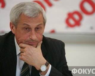 Украинцам лучше хранить депозиты в гривне, - эксперт