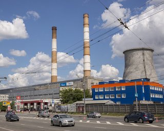 У Москві ТЕЦ укріплюють бетонними блоками від атак БПЛА: деталі (відео)