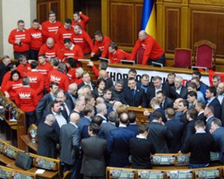 Работа парламента парализована 17-й день подряд