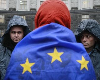 59% украинцев хотят в ЕС, 31% - в ТС, - соцопрос 