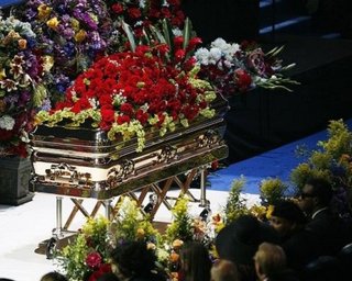 Гроб Майкла Джексона был пуст