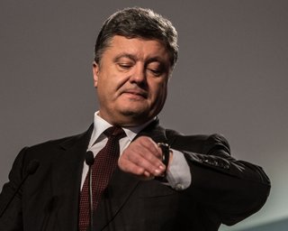 Порошенко приказал ЦИК и МВД исследовать результаты 59-го округа