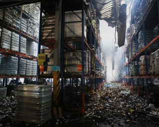Обстрелы Днепра: известную торговую сеть ждет дефицит продукции после попадания (фото)