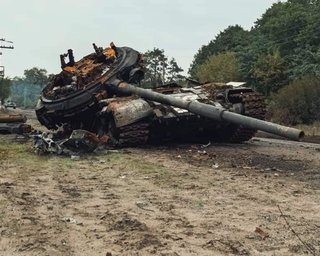 Бояться українських FPV: танки ЗС РФ не можуть роз'їжджати окупованою Мар'їнкою, — ЗСУ