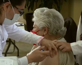 В Украине будут вводить третью дозу вакцины от COVID-19