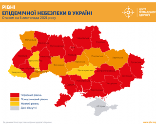 Україна рухається в червону зону: чи вистачить одного щеплення для ресторанів і ТРЦ