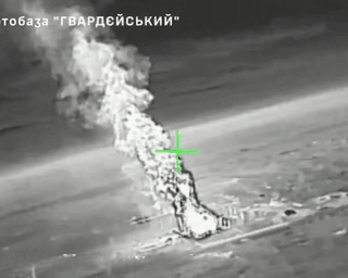 Украинские дроны поразили нефтебазы, склад и РЛС в Крыму: в ССО показали кадры попаданий (видео)