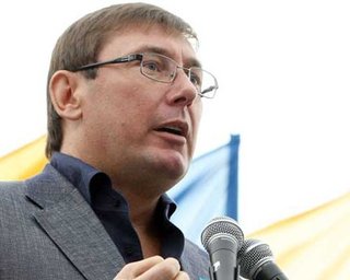 Луценко: данные Wikileaks о Турчинове и Кожемякине - не новость