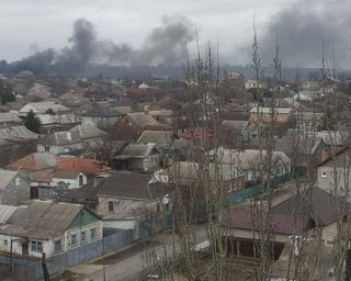 "Город на грани катастрофы": эвакуацию из Мариуполя перенесли из-за новых обстрелов