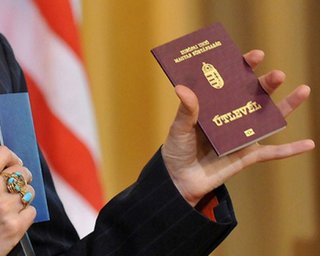 Венгрия прекратила раздавать паспорта на территории Украины, - Климкин