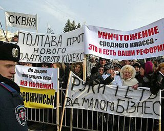 Милиция не дает оппозиции установить сцену на Европейской площади
