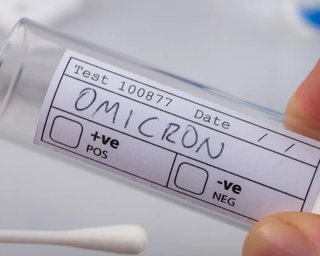 Pfizer і Coronavac майже не захищають від штаму Омікрон, — вчені Гонконгу