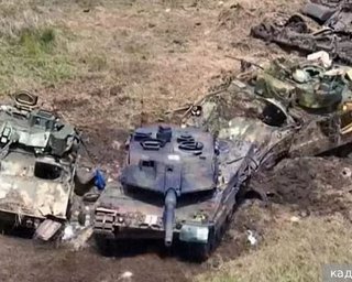 "Колони бронетехніки ЗСУ": у РФ показали кадри знищення своїх танків у Курській області (відео)