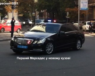 В кортеже Януковича появились два новых Мерседеса, - блогер