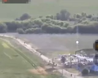 Ставка на швидкість і масовість: українські десантники рознесли велику мотоколону росіян (відео)