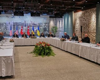 Никаких репараций, права русскоязычных и территории: обнародован перечень требований РФ на переговорах, — Clash Report