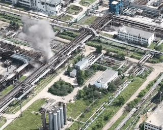 Батальйон К-2 знищив гаубицю Д-30 і КамАЗ у промисловій зоні на Донеччині (відео)