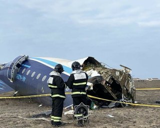 Путин "извинился" за крушение самолета Embraer 190: Алиев опроверг версию Кремля