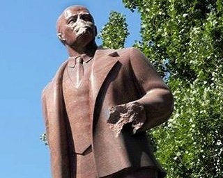 Киевские коммунисты будут хранить голову Ленина
