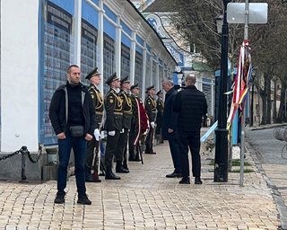 Генсек НАТО в Украине: журналисты заметили Столтенберга в центре Киева (фото)
