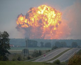 Чтобы потушить пожар на складе боеприпасов в Калиновке потребуются еще сутки, – ГСЧС