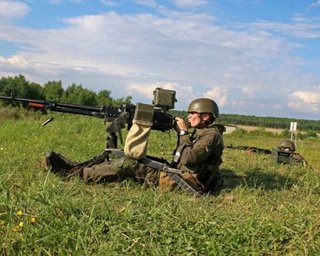 Шукають кулемет: боєць ЗСУ про тактику росіян на Куп'янському напрямку (відео)